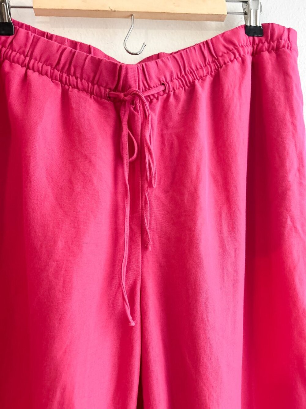EUC Wide-Leg Drawstring Pants in Bright Raspberry - Picture 3 of 9